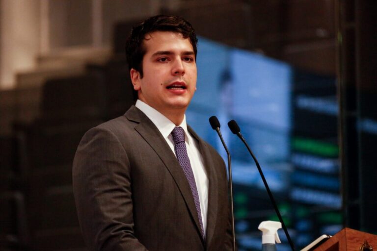 antoniocoelhoalepe12.21-PLENARIA-RS-22-scaled-1-1024x683