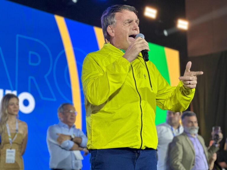 em-fortaleza-bolsonaro-fala-em-censura-e-diz-que-vai-as-ultimas-consequencias-para-poder-concorrer-scaled