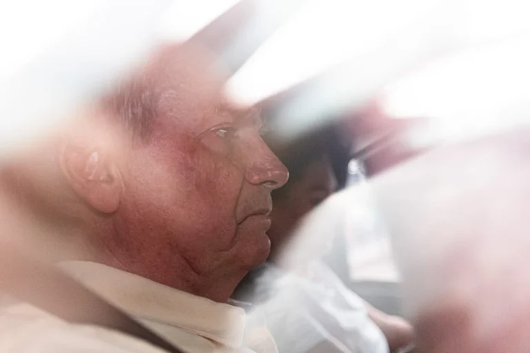 Jair-Bolsonaro-deixou-o-Hospital-DF-Star-em-Brasilia-onde-realizou-um-pequeno-procedimento-dermatologico-Metropoles-3-1