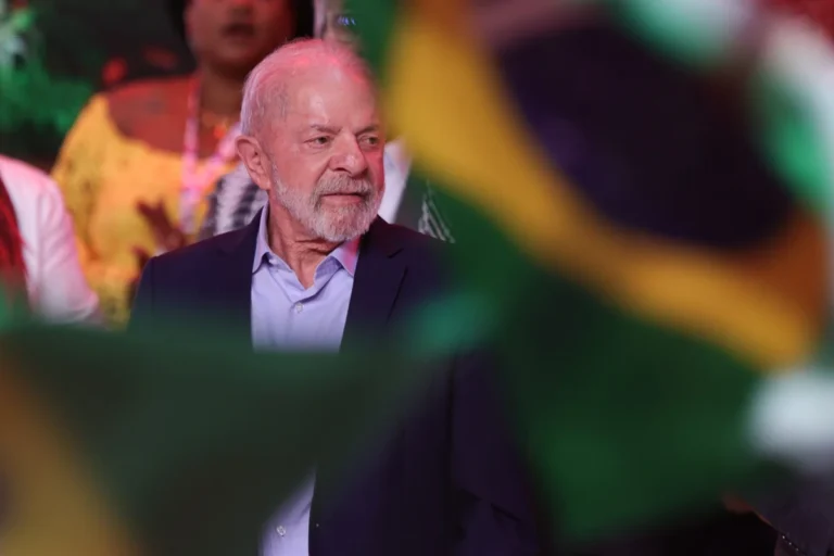 Presidente-Lula-e-autoridades-participam-da-abertura-do-16o-Congresso-do-PCdoB-no-Centro-de-Convencoes-Ulysses-Guimaraes-Metropoles-10-scaled