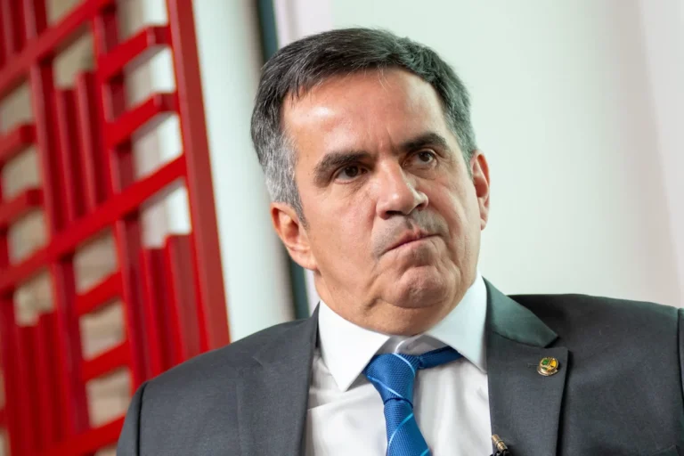 Senador-Ciro-Nogueira-é-entrevistado-no-estúdio-do-portal-Metrópoles-4