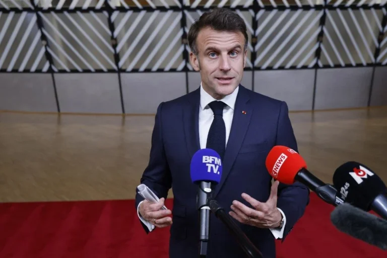 000_37D72KG-1024x682