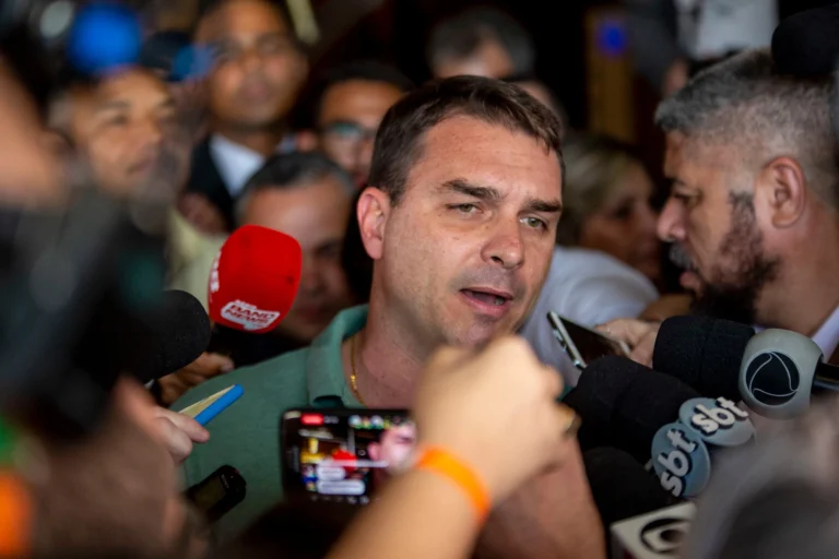 AP_18250736266564-scale