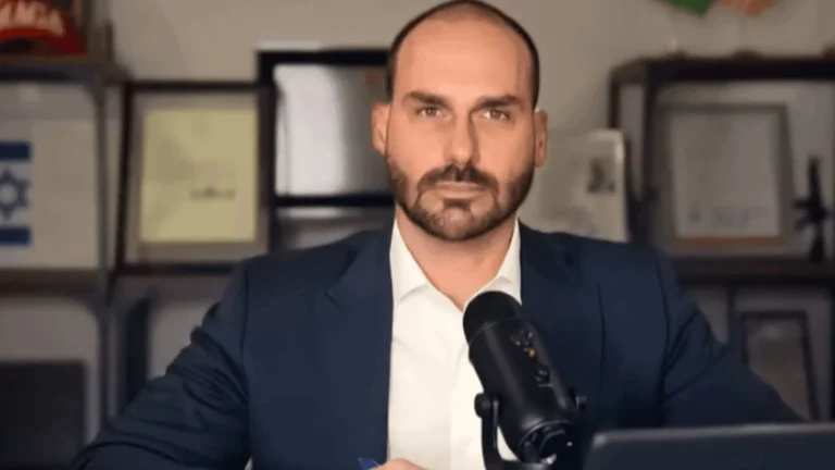 PF-avalia-demissao-de-Eduardo-Bolsonaro-por-faltas