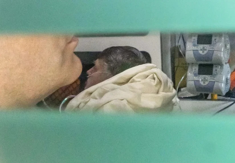 jair-bolsonaro-chega-de-samu-ao-hospital-df-star-apos-passar-mal-na-papudinha-metropoles-2-scaled