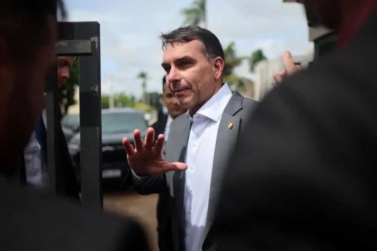 2025-12-09T132137Z_1036908006_RC20DIA3WJ7V_RTRMADP_3_BRAZIL-BOLSONARO