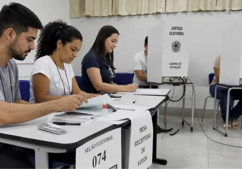 Eleicoes-2026-mesarios-voluntarios-terao-folgas-no-trabalho-auxilio-financeiro-e-outros-beneficios-cadastro-ja-esta-aberto